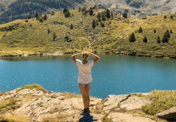 Paisaje lago y montañas Andorra Prestigi Hotels