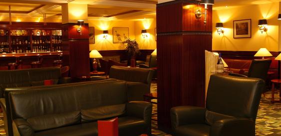 Sofàs del bar de l'Hotel Mercure