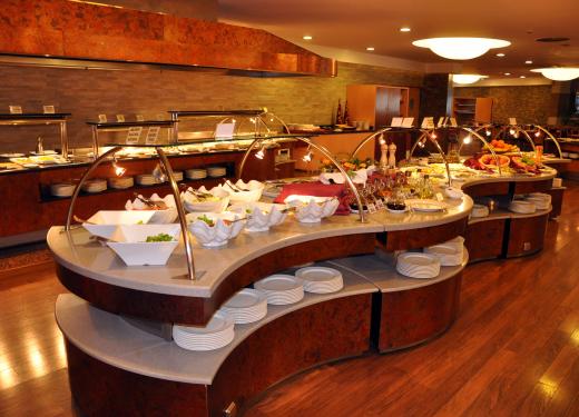 Taules amb menjar Gran Bufet Restaurant Hotel Novotel Prestigi Hotels Andorra