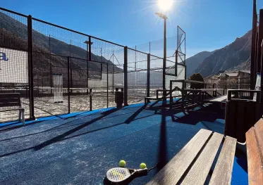 Padel all year round Club de Pádel Prestigi Hotels Andorra