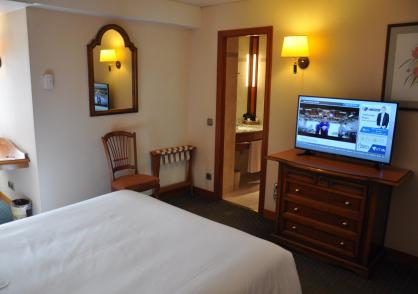 Double bedroom with bathroom Hotel Mercure Andorra